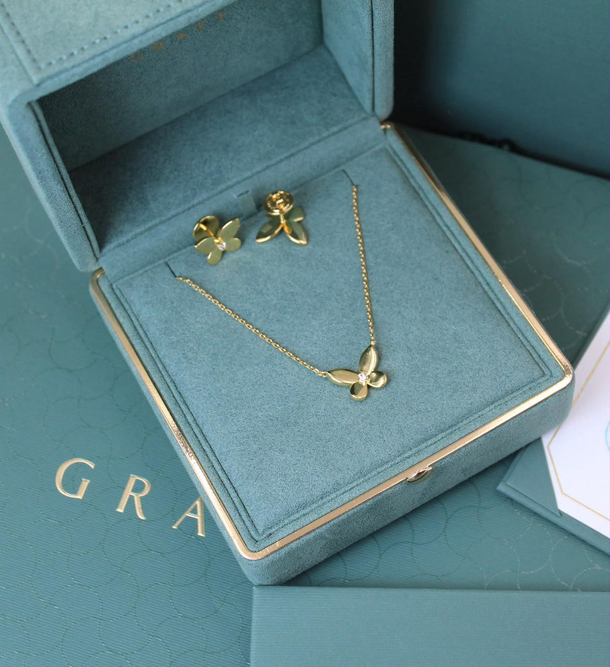 Graff Butterfly Necklace & Earrings (Gold)