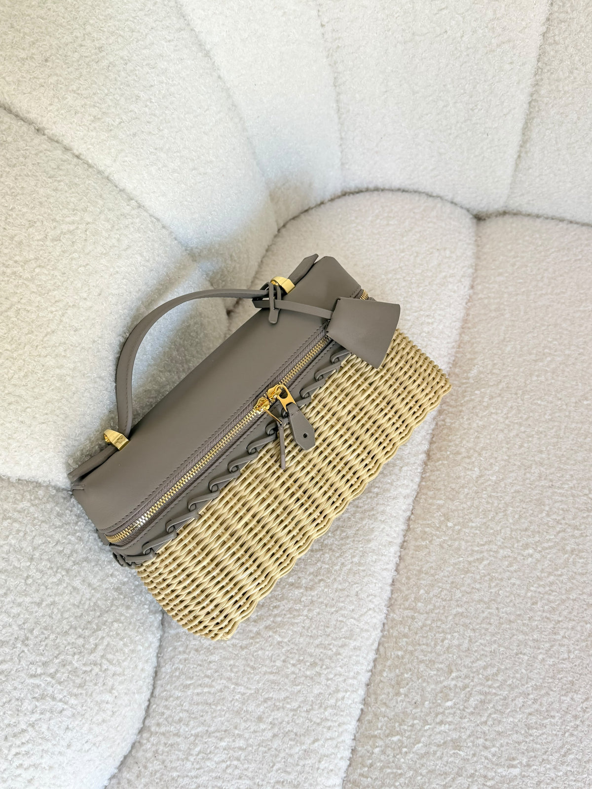 Chanel Small Vanity Straw Leather Shoulder Bag -23 cm