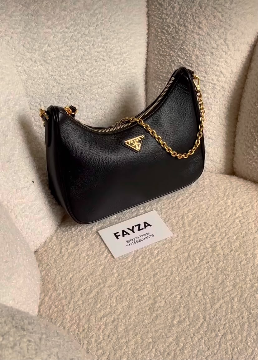 Parada Shoulder Bag with Chain