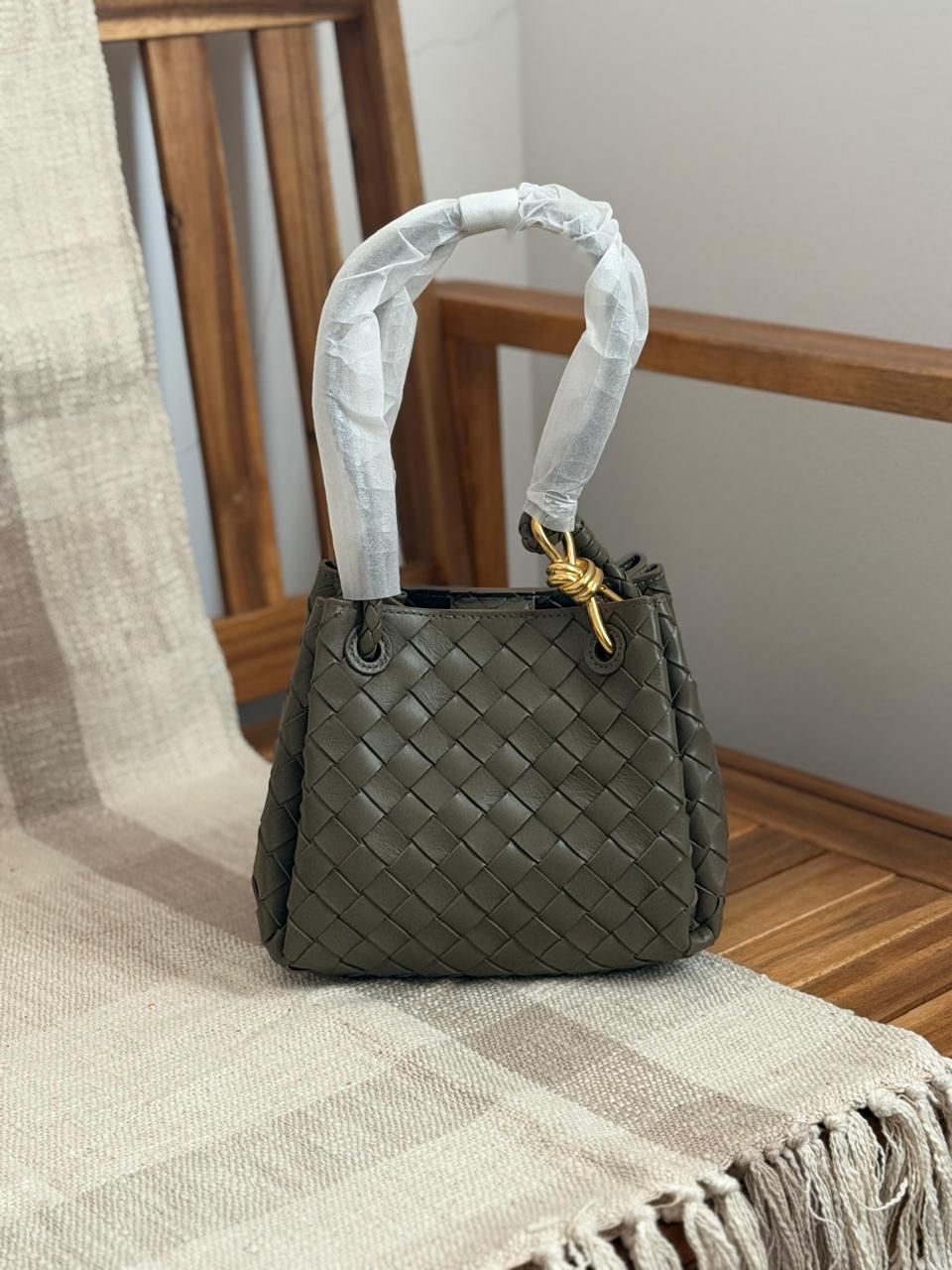 Bottega Veneta Andiamo Bag In Intrcciato Leather