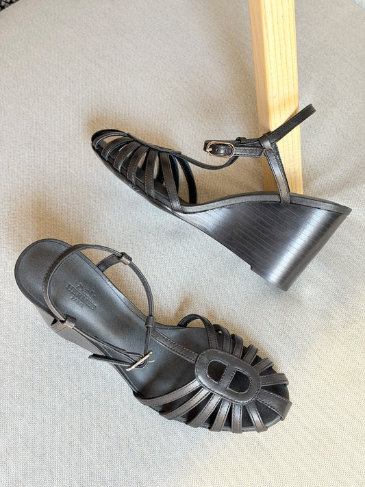 Hermes Wedged Heel Sandal In Leather Goatskin - 36-41 Size