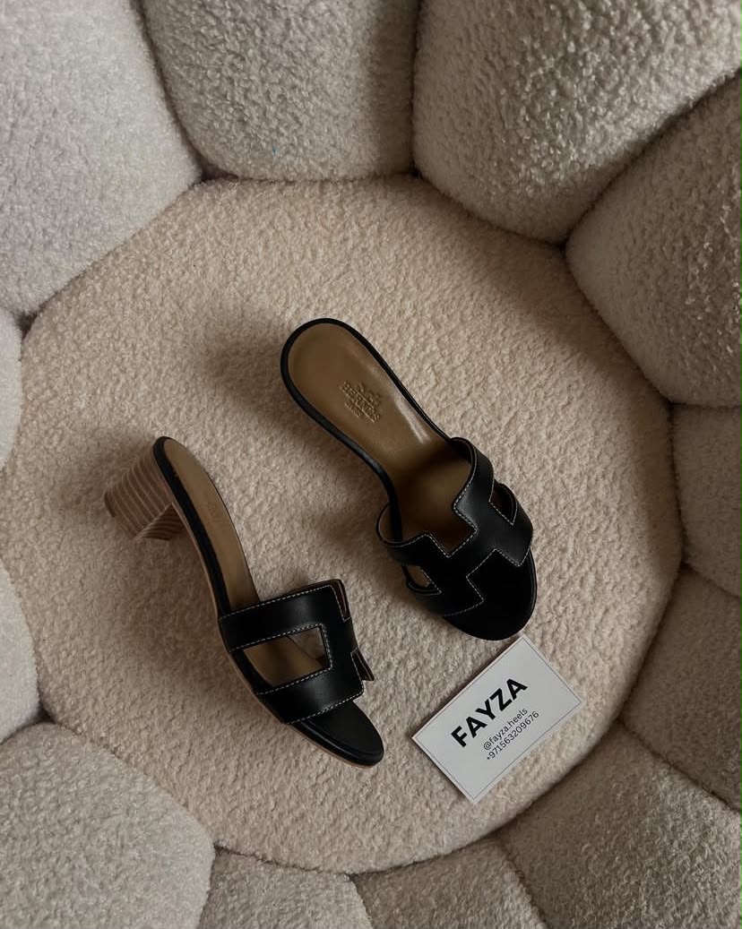 Hermes Oasis Sandal Black.