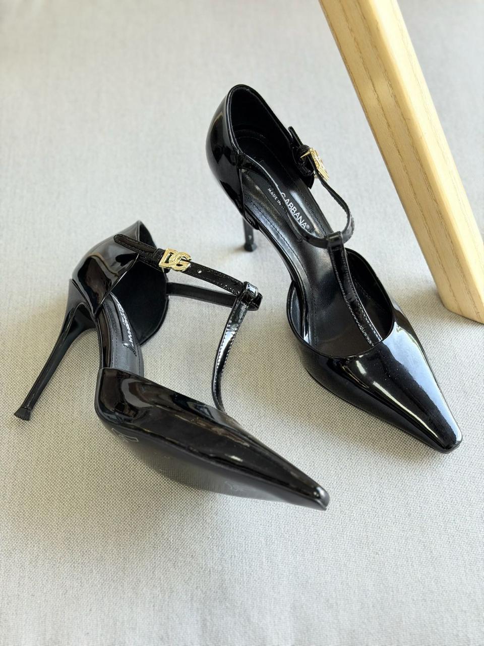 D&G Calfskin Leather Pumps
