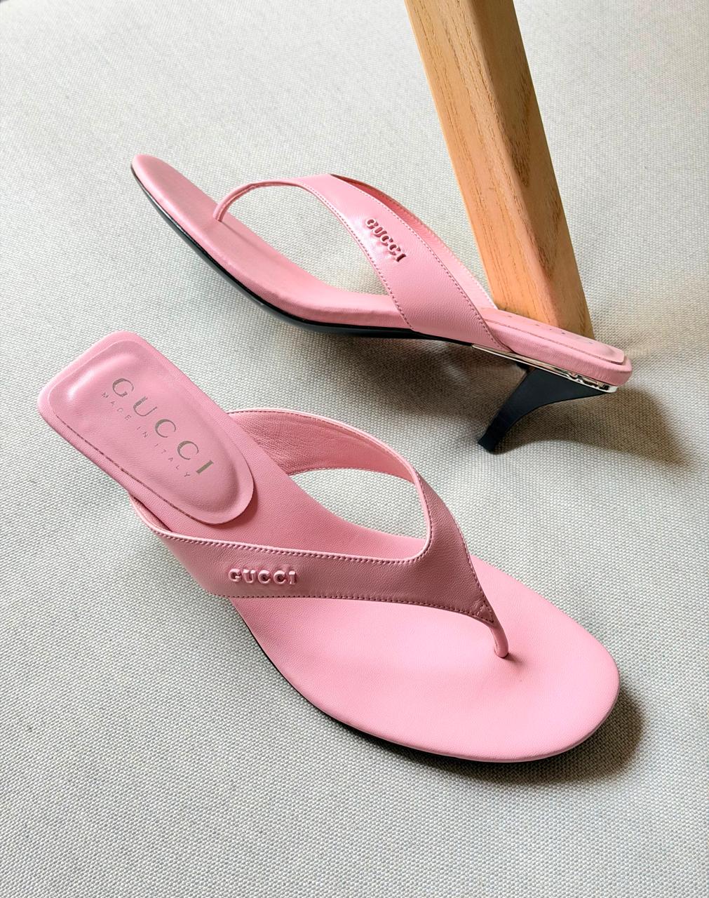 Gucci Victoria Thong Sandals In Nappa Leather