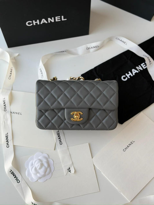 Chanel Classic 20 cm