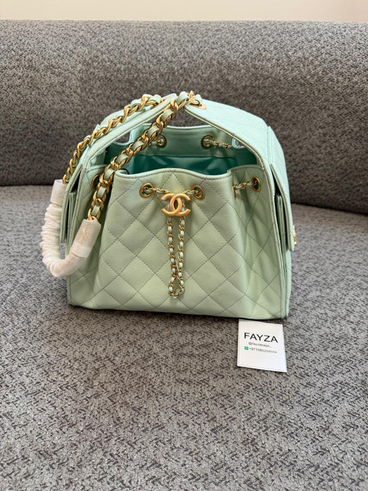 Chanel Hobo Bags 22 cm