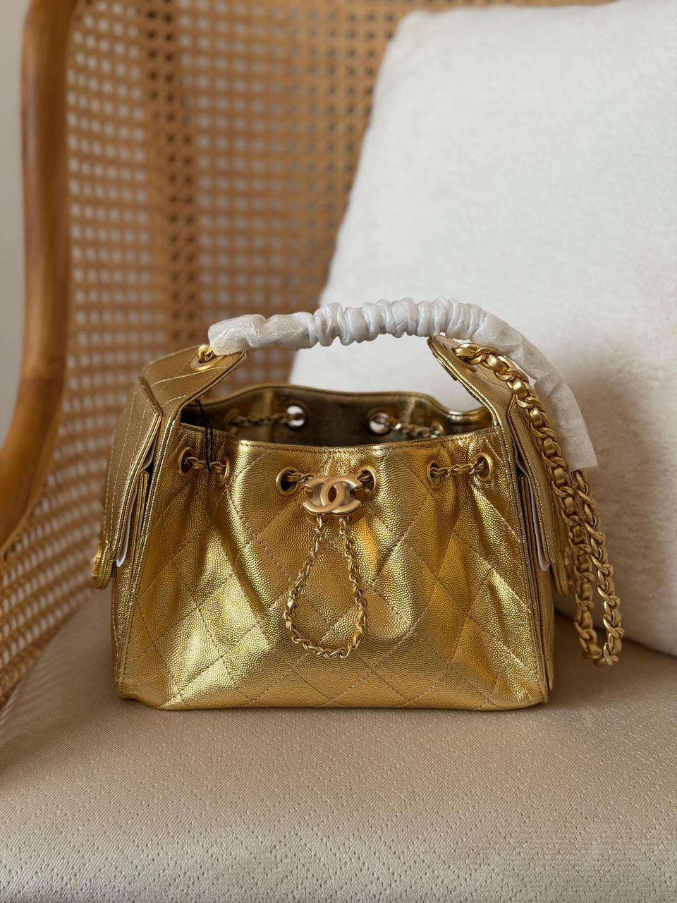 Chanel Hobo 22 cm