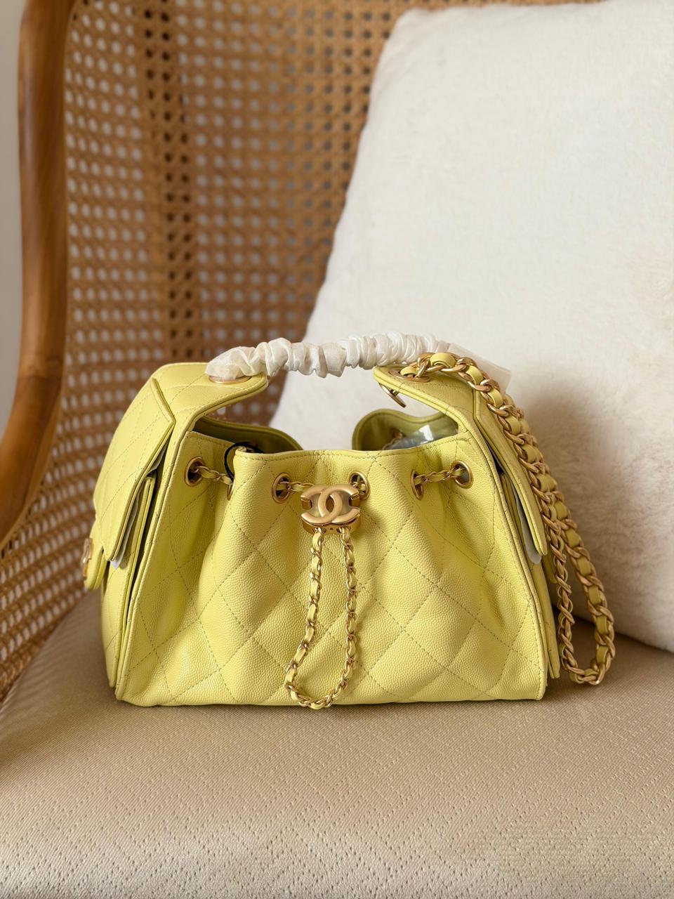Chanel Hobo 22 cm