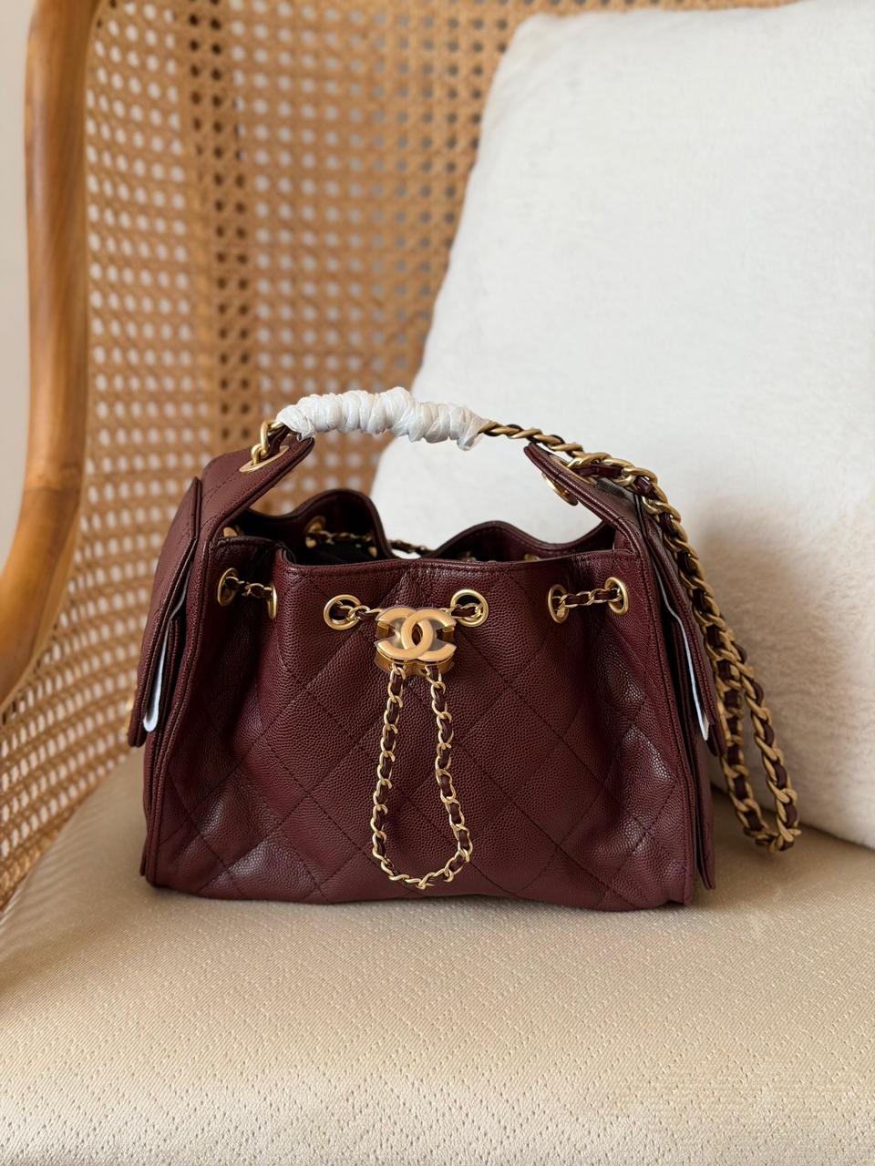 Chanel Hobo 22 cm