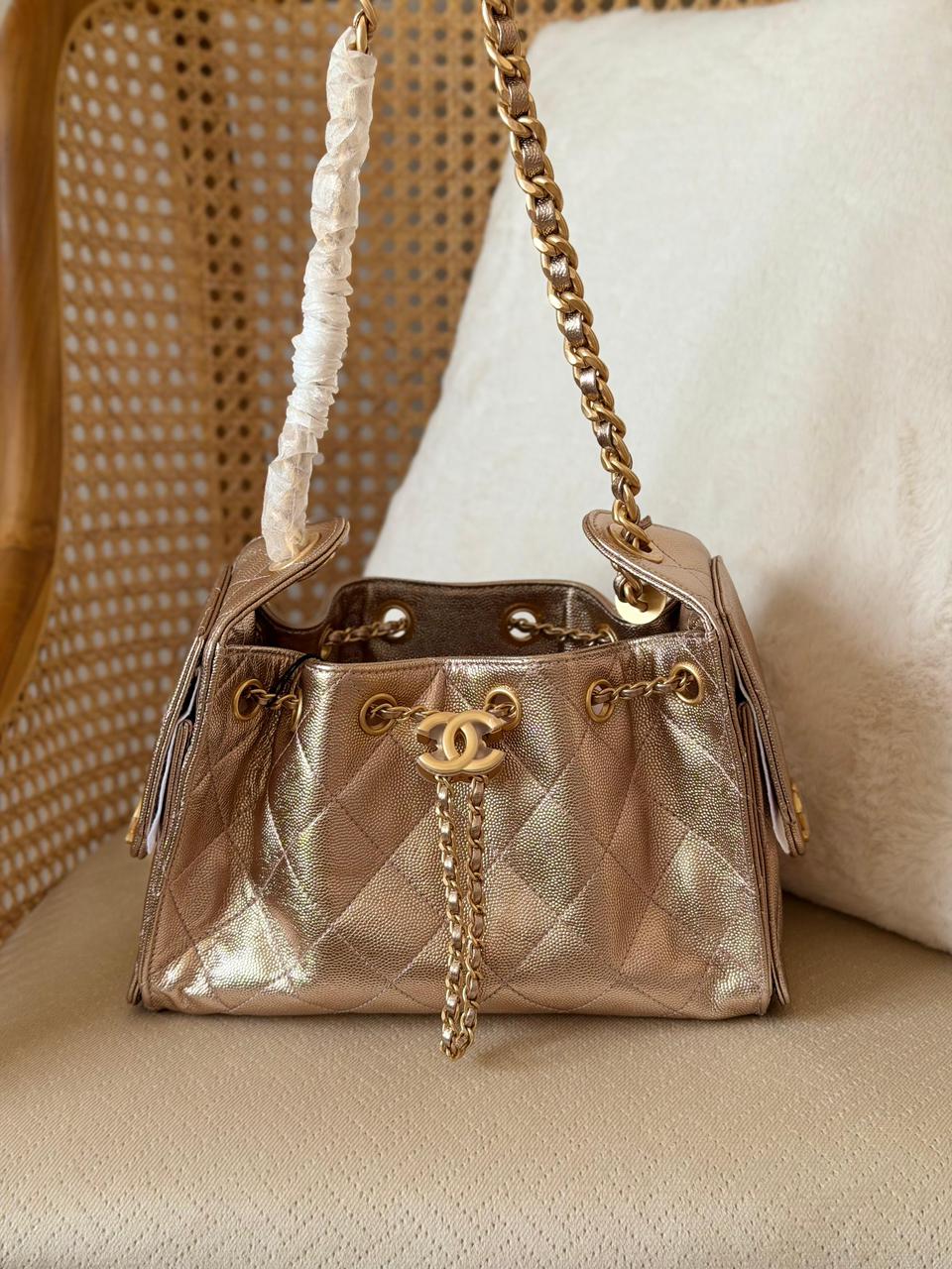 Chanel Hobo 22 cm
