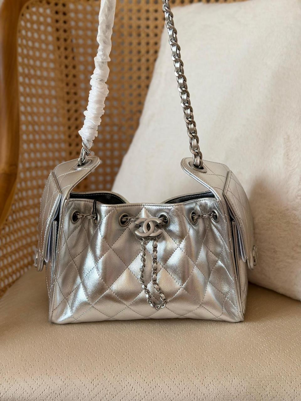 Chanel Hobo 22 cm