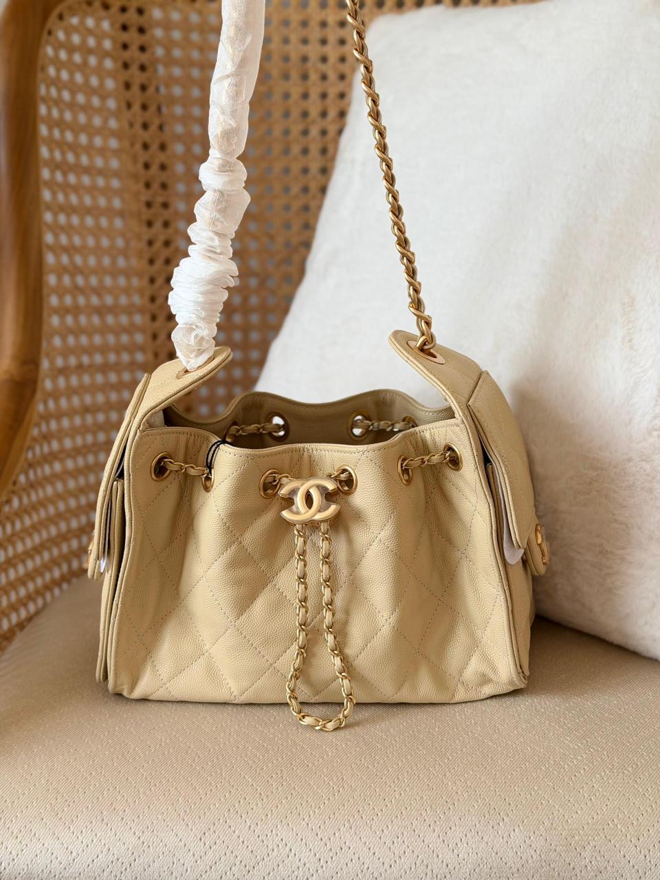 Chanel Hobo 22 cm
