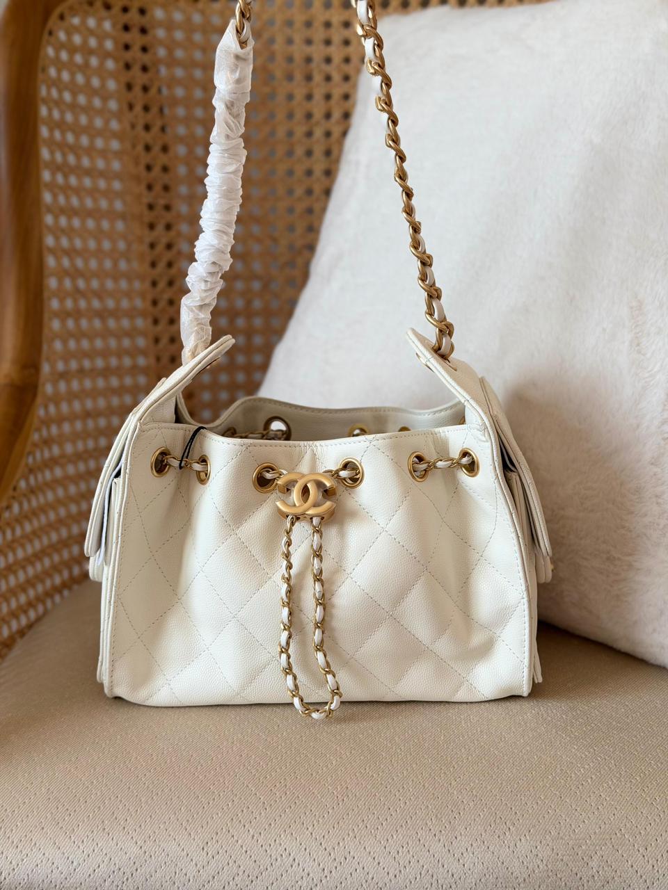 Chanel Hobo 22 cm