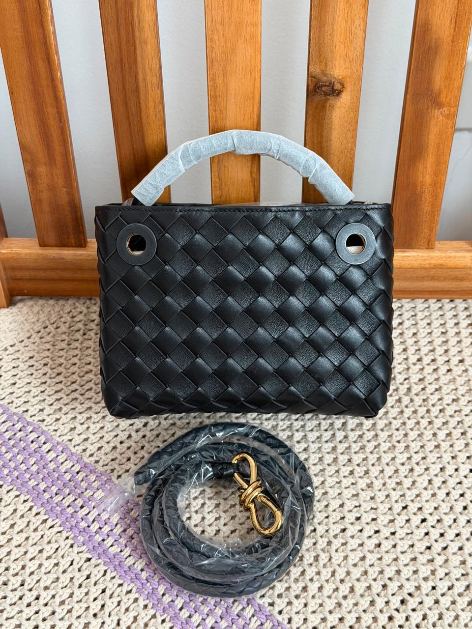 Bottega Andiamo Medium Bag