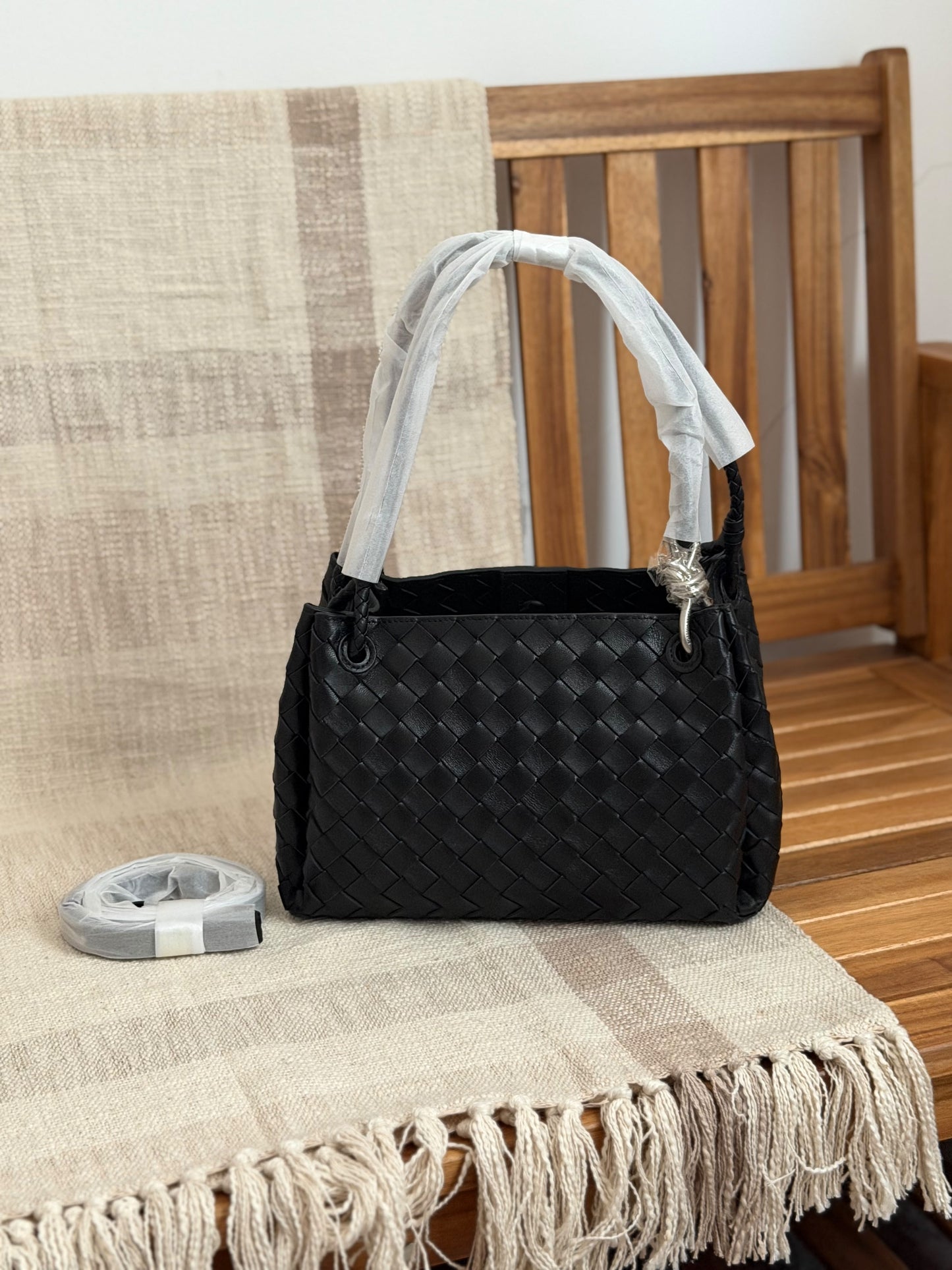 Bottega Veneta Bucket Bags 24 cm