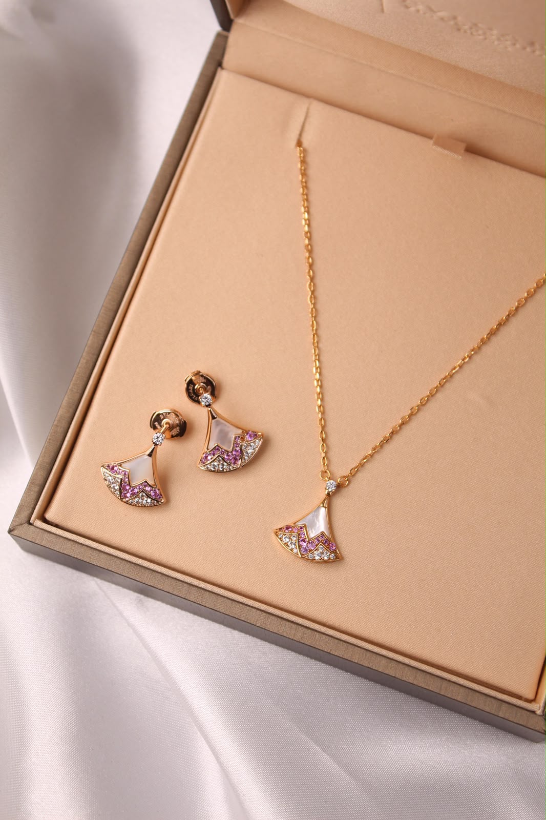 Bvlgari Divas' Dream Necklace & Earrings