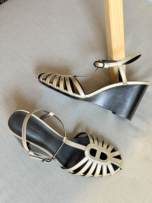 Hermes Wedged Heel Sandal In Leather Goatskin - 36-41 Size
